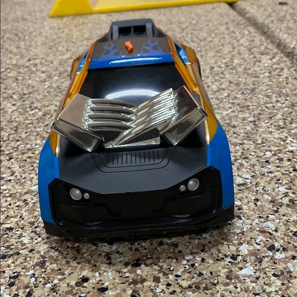 Hot wheels rc car - Picture 2 of 4